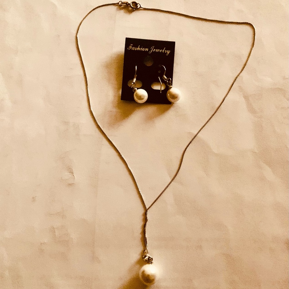 White Fresh Water Pearl drop Necklace & Earrings